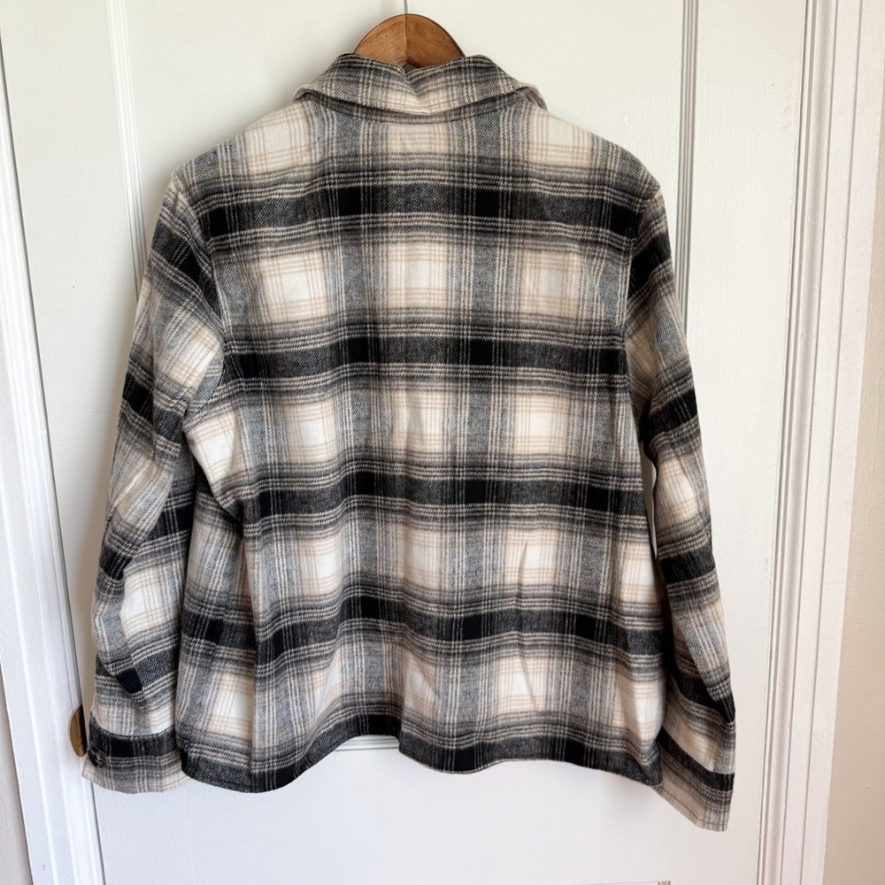 Steve Madden Plaid Button Down Shacket - Picture 4 of 8